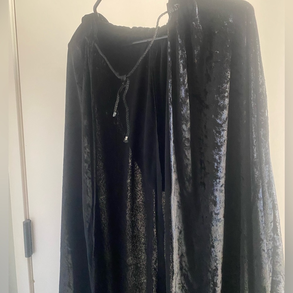 Black Velvet Hooded Cloak One Size Unisex Costume Cosplay